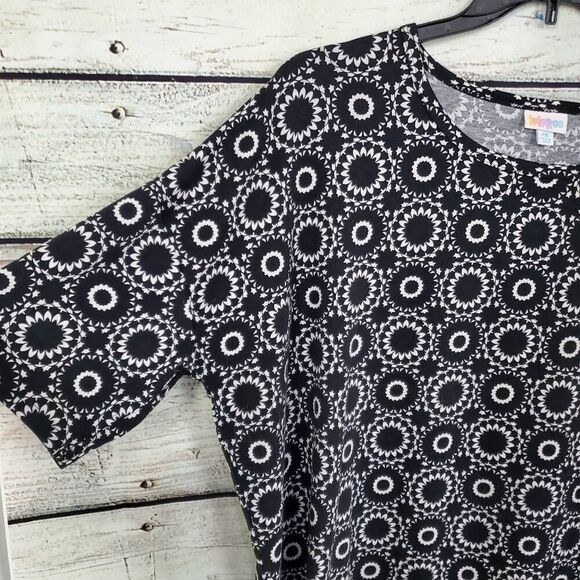 LulaRoo 2XL Black Floral Scoop Neck SS Tunic Shirt - Picture 2 of 7